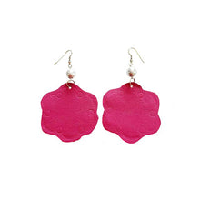 Load image into Gallery viewer, thecrochetbasket.com Leather-earring-pink-flower-2
